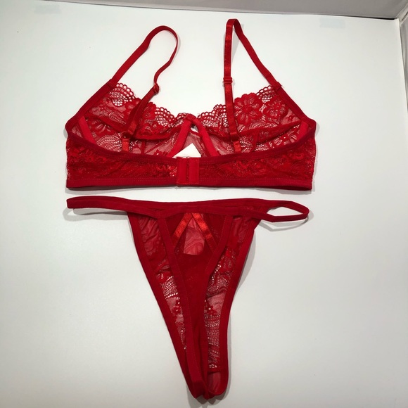 ONE LEFT☀️Arielle Lace Lingerie Set☀️ - Picture 5 of 7